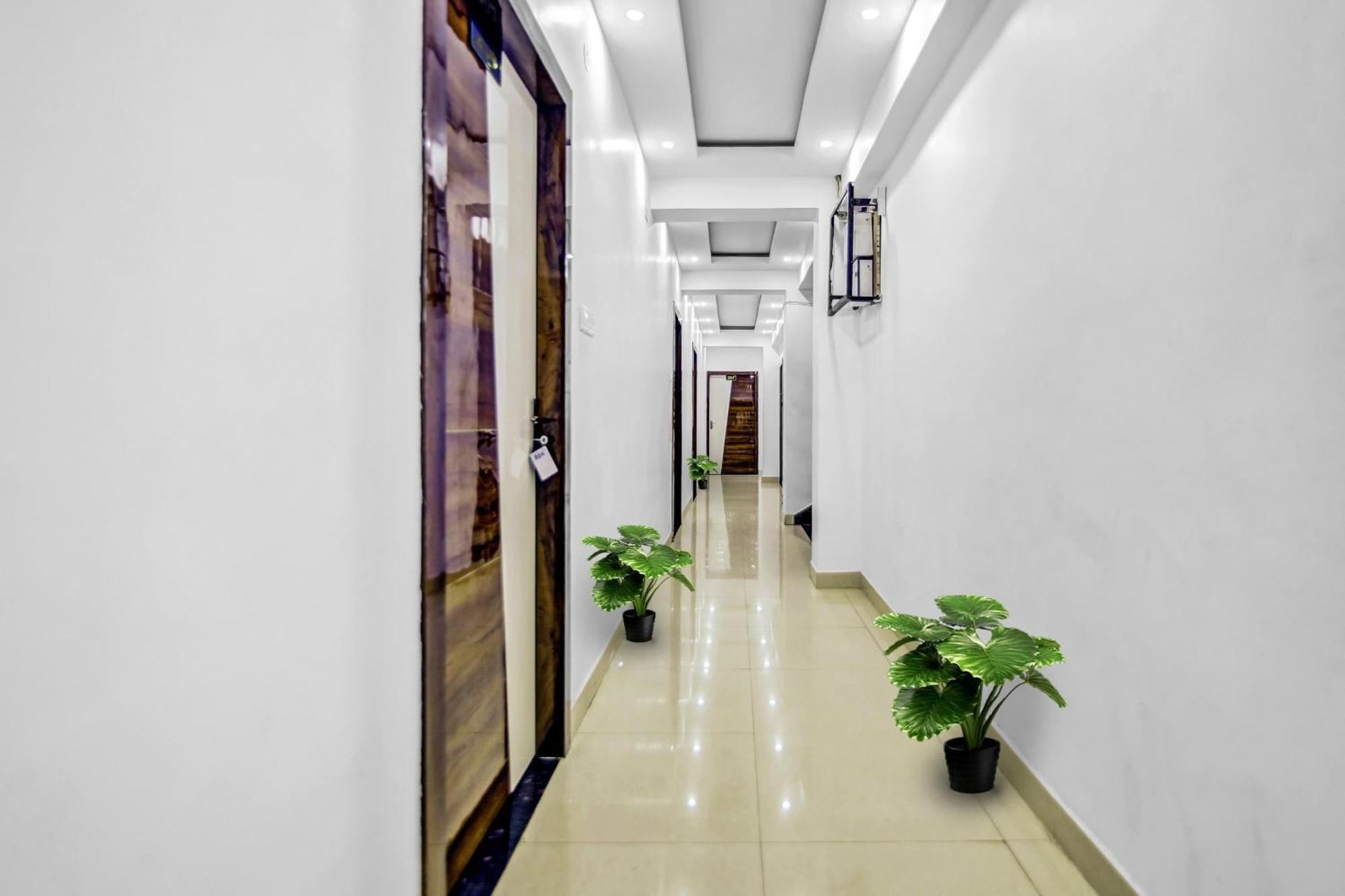Capital O The Jumar Hotel Silwai Exterior photo